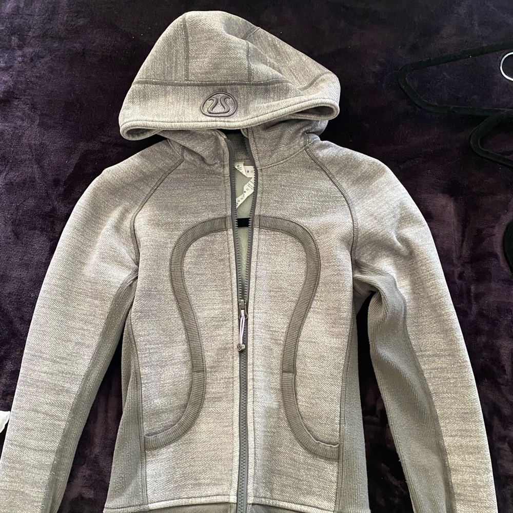 lululemon jacket size 2